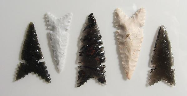 Set of 5 Caddoan Period Craig Mound 'Tribute' Style Arrowheads -- 2007 - 2008 A.D.